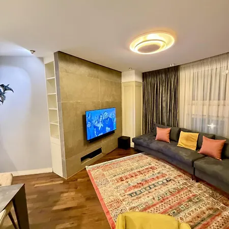 Ola Lux * Tirana